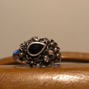 Pandora flower/teardrop onyx ring